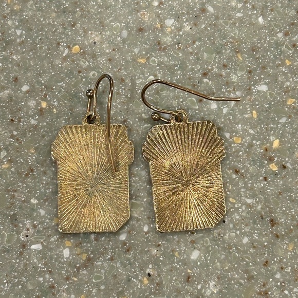 Retro Game Console Earrings - Picture 3 of 3